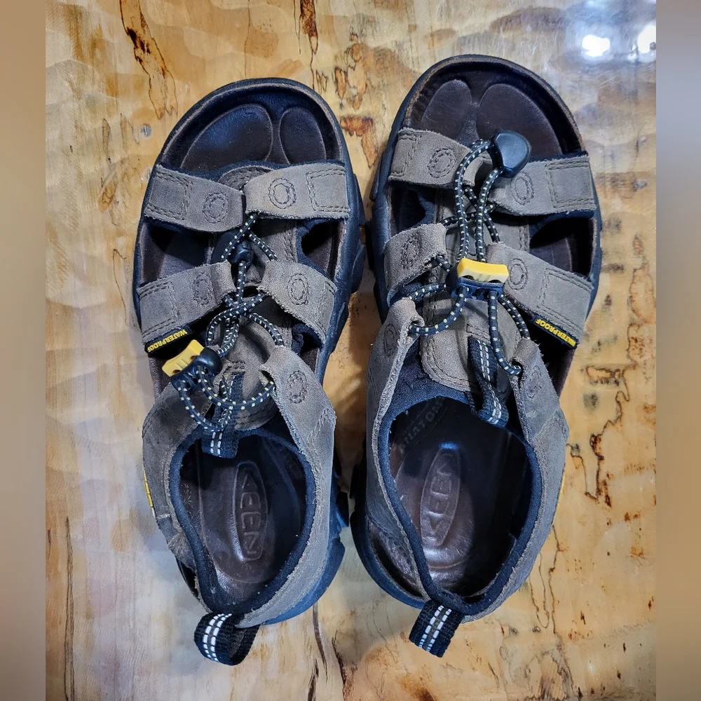 Keen Sarasota Brown Leather Waterproof Sandals Big Kids Size 5
